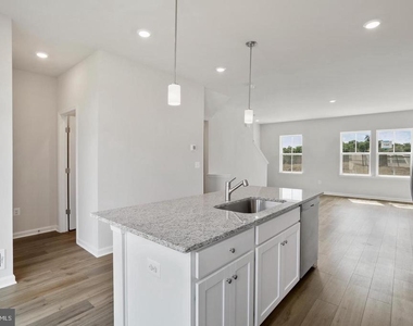 127 Kinkade Court - Photo Thumbnail 8