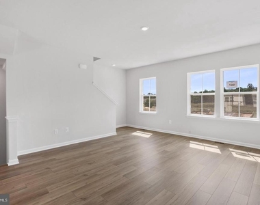 127 Kinkade Court - Photo Thumbnail 13