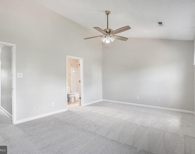 302 Barrie Place - Photo Thumbnail 25