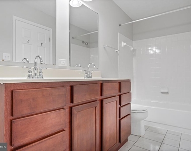 302 Barrie Place - Photo Thumbnail 29