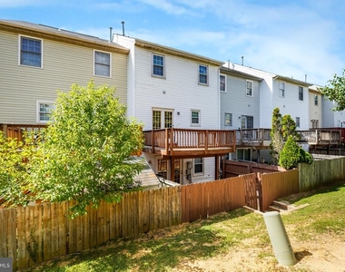 302 Barrie Place - Photo Thumbnail 35