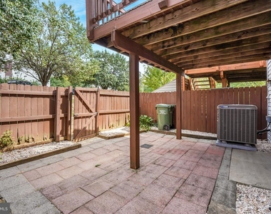 302 Barrie Place - Photo Thumbnail 5