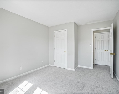 302 Barrie Place - Photo Thumbnail 31