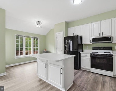 14216 Madrigal Drive - Photo Thumbnail 8