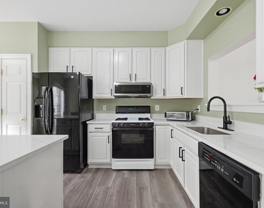 14216 Madrigal Drive - Photo Thumbnail 11