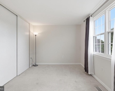 48 Dulany Court - Photo Thumbnail 12