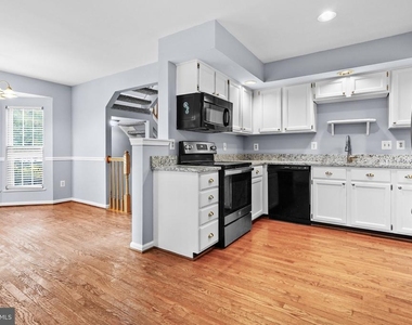 21098 Cornerpost Square - Photo Thumbnail 9