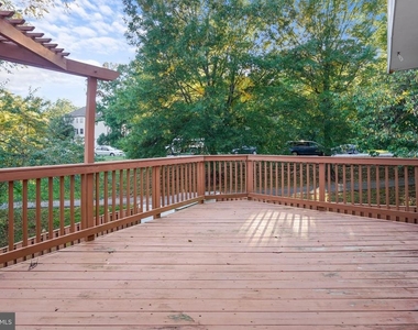 21098 Cornerpost Square - Photo Thumbnail 24