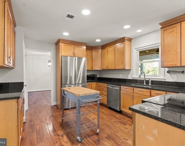 17583 Madison Avenue - Photo Thumbnail 11
