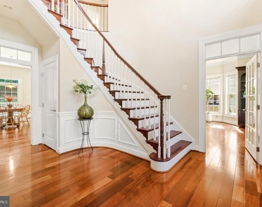2321 Grove Avenue - Photo Thumbnail 3
