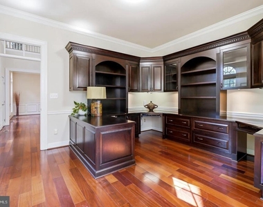 2321 Grove Avenue - Photo Thumbnail 5