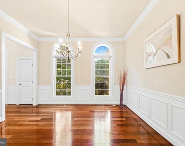 2321 Grove Avenue - Photo Thumbnail 8
