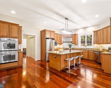 2321 Grove Avenue - Photo Thumbnail 10