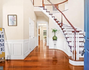 2321 Grove Avenue - Photo Thumbnail 2