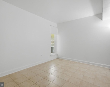 8505 Barrington Court - Photo Thumbnail 12