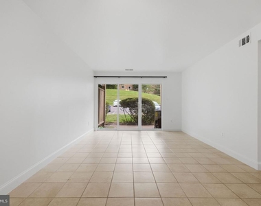 8505 Barrington Court - Photo Thumbnail 6