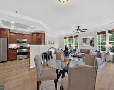 7055 Huntley Run Place - Photo Thumbnail 10