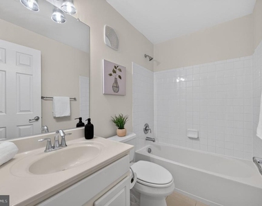 7055 Huntley Run Place - Photo Thumbnail 35