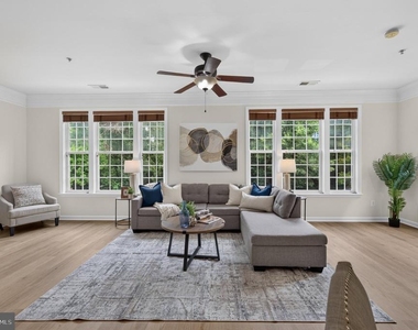 7055 Huntley Run Place - Photo Thumbnail 7