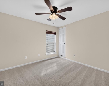 7055 Huntley Run Place - Photo Thumbnail 31