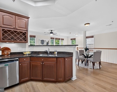 7055 Huntley Run Place - Photo Thumbnail 13