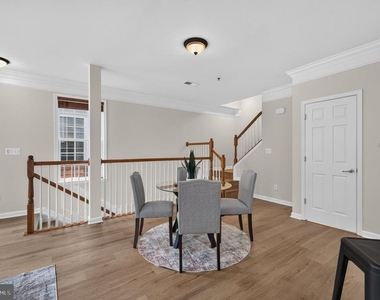 7055 Huntley Run Place - Photo Thumbnail 9