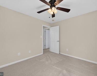 7055 Huntley Run Place - Photo Thumbnail 32
