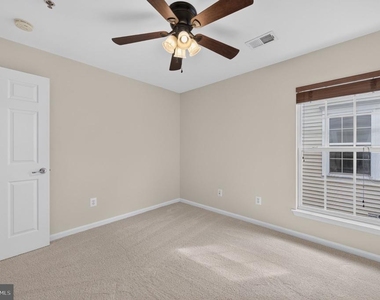 7055 Huntley Run Place - Photo Thumbnail 34