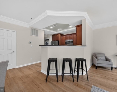 7055 Huntley Run Place - Photo Thumbnail 8