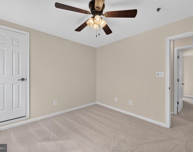 7055 Huntley Run Place - Photo Thumbnail 33