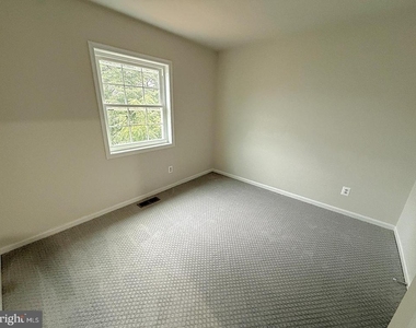 5305 Anchor Court - Photo Thumbnail 17