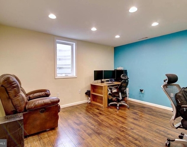 894 Broad Oaks Drive - Photo Thumbnail 10