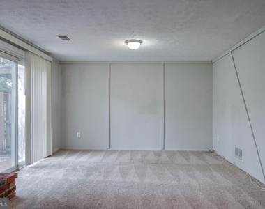 7763 Durer Court - Photo Thumbnail 29