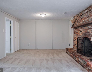 7763 Durer Court - Photo Thumbnail 31