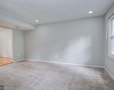 7763 Durer Court - Photo Thumbnail 4