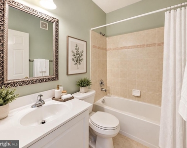 5609 Harrington Falls Lane - Photo Thumbnail 8