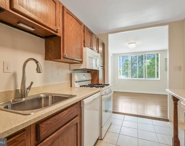 6631 Wakefield Drive - Photo Thumbnail 8