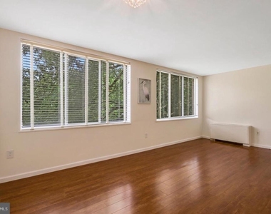 6631 Wakefield Drive - Photo Thumbnail 4