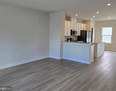 107 Boone Court - Photo Thumbnail 27