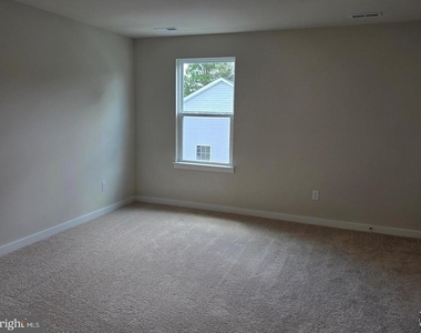 107 Boone Court - Photo Thumbnail 28