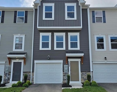 107 Boone Court - Photo Thumbnail 2