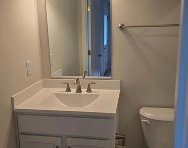 107 Boone Court - Photo Thumbnail 19