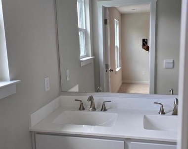 107 Boone Court - Photo Thumbnail 30