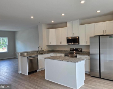 107 Boone Court - Photo Thumbnail 24