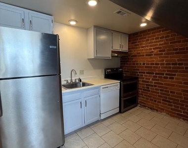 319 William Street - Photo Thumbnail 4