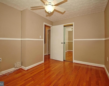 137 Virginia Avenue S - Photo Thumbnail 4