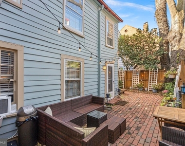 425 Queen Street - Photo Thumbnail 58