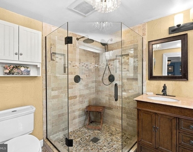 425 Queen Street - Photo Thumbnail 40
