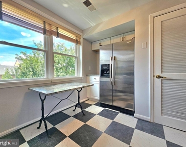 516 N West Street - Photo Thumbnail 10