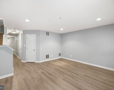 4929 Kilburn Street - Photo Thumbnail 8